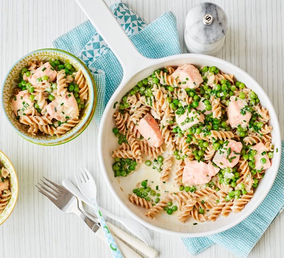Salmon pasta in two pots